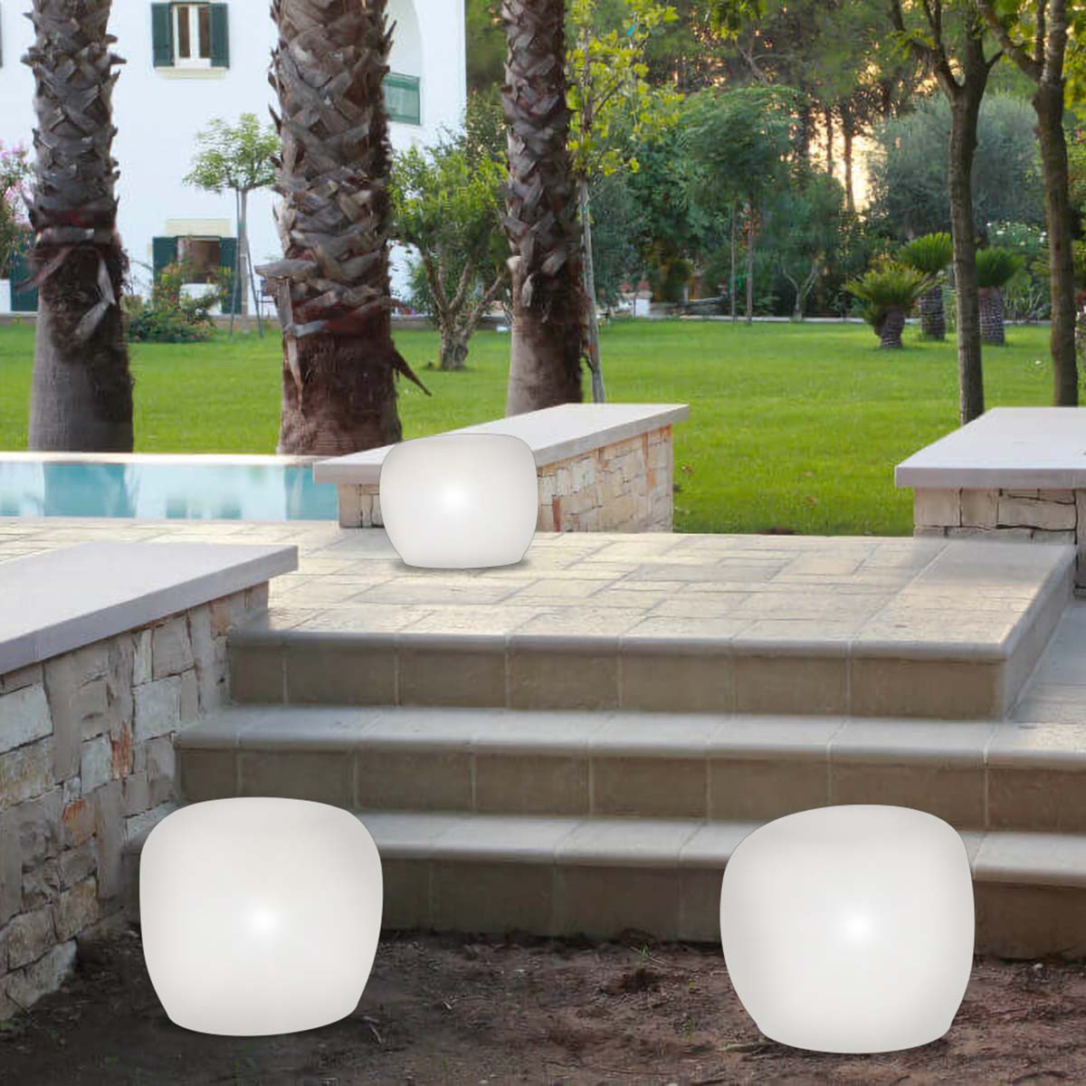 Complemento d'arredo luminoso fotovoltaico con telecomando Arkema Design Light Stone M